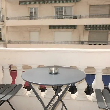 Lejlighed Vaneau Miramar Sea View